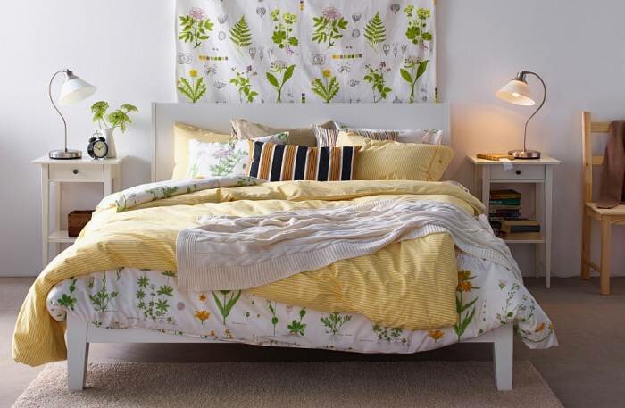 Простой способ переключения вида вашей спальни с прикроватными тумбочками и постельные принадлежности